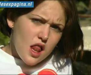 ta laska uwielbia szybki numerek solosex