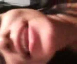 NÃ£o deixe de conferir essa cena porno mostrando essas duas lÃ©sbicas bem gostosas e vadias fazendo uma putaria sensacional dentro da sala de aula, lÃ©sbicas