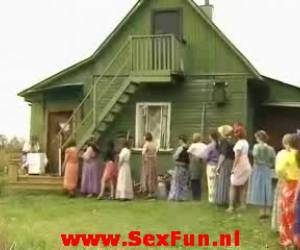nő megy két férfi kurvák